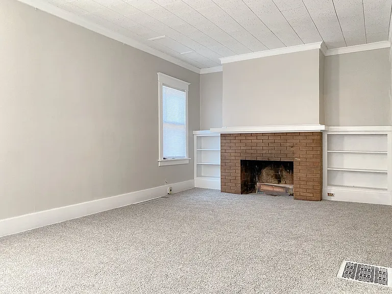2436 Laurel Ave — Photo 5