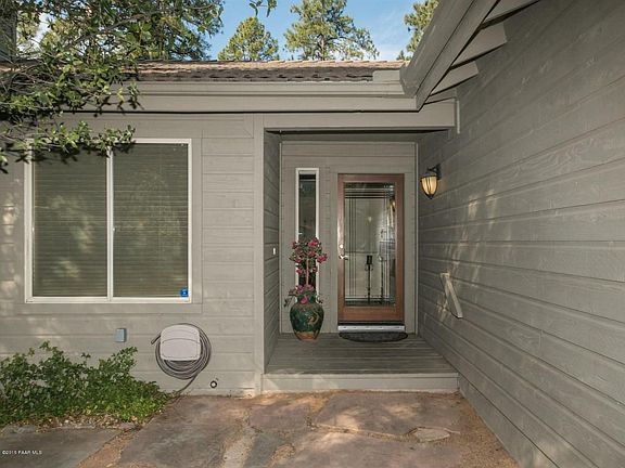 2nd image of 1850 Royal Oak Cir