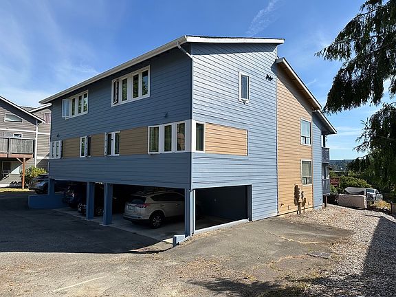 2nd image of 3830 W Lake Sammamish Pkwy NE APT A