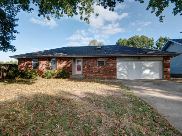 1849 W Katella Street, Springfield, MO 65807