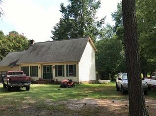 2470 Oak Ln, West Point, VA 23181