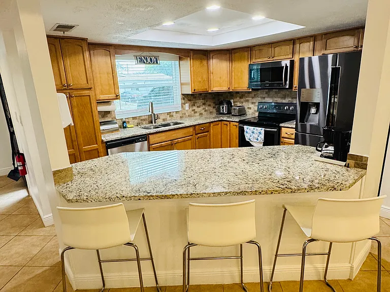 8200 Winthrop Dr #8120 — Photo 2