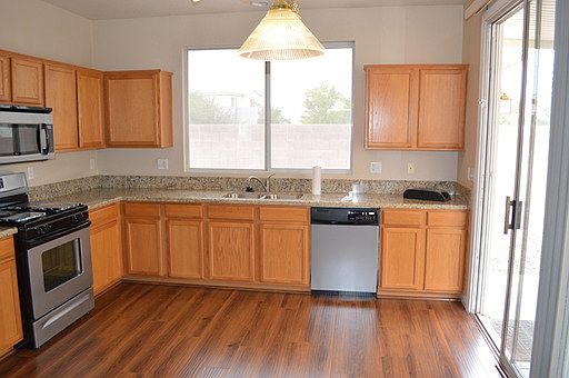 5th image of 2680 Park Creek Ln