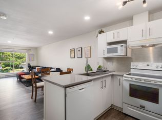 332 Lonsdale Ave #215, North Vancouver, BC V7M 3M5