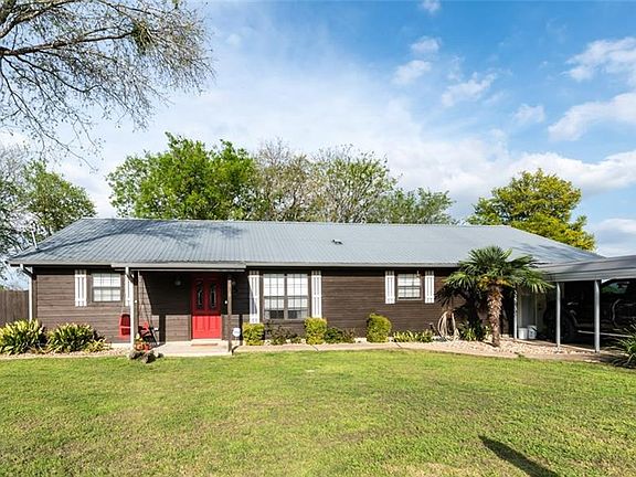 2nd image of 1419 Coco Ln