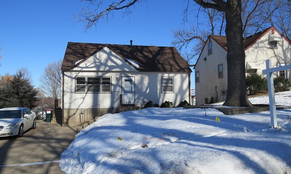 1st image of 643 47 1/2 Ave NE
