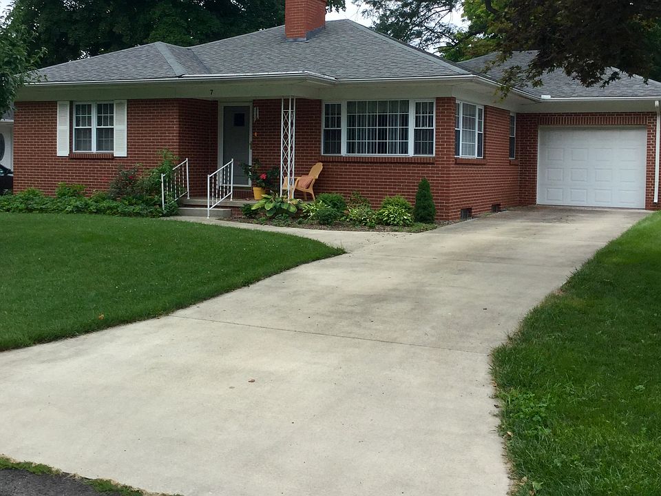 1st image of 7 Park Ct
