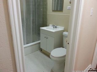 1070 Poinsettia, San Antonio, TX 78202