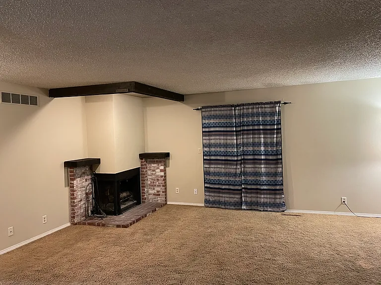 3920 Sweetbriar Ln — Photo 2