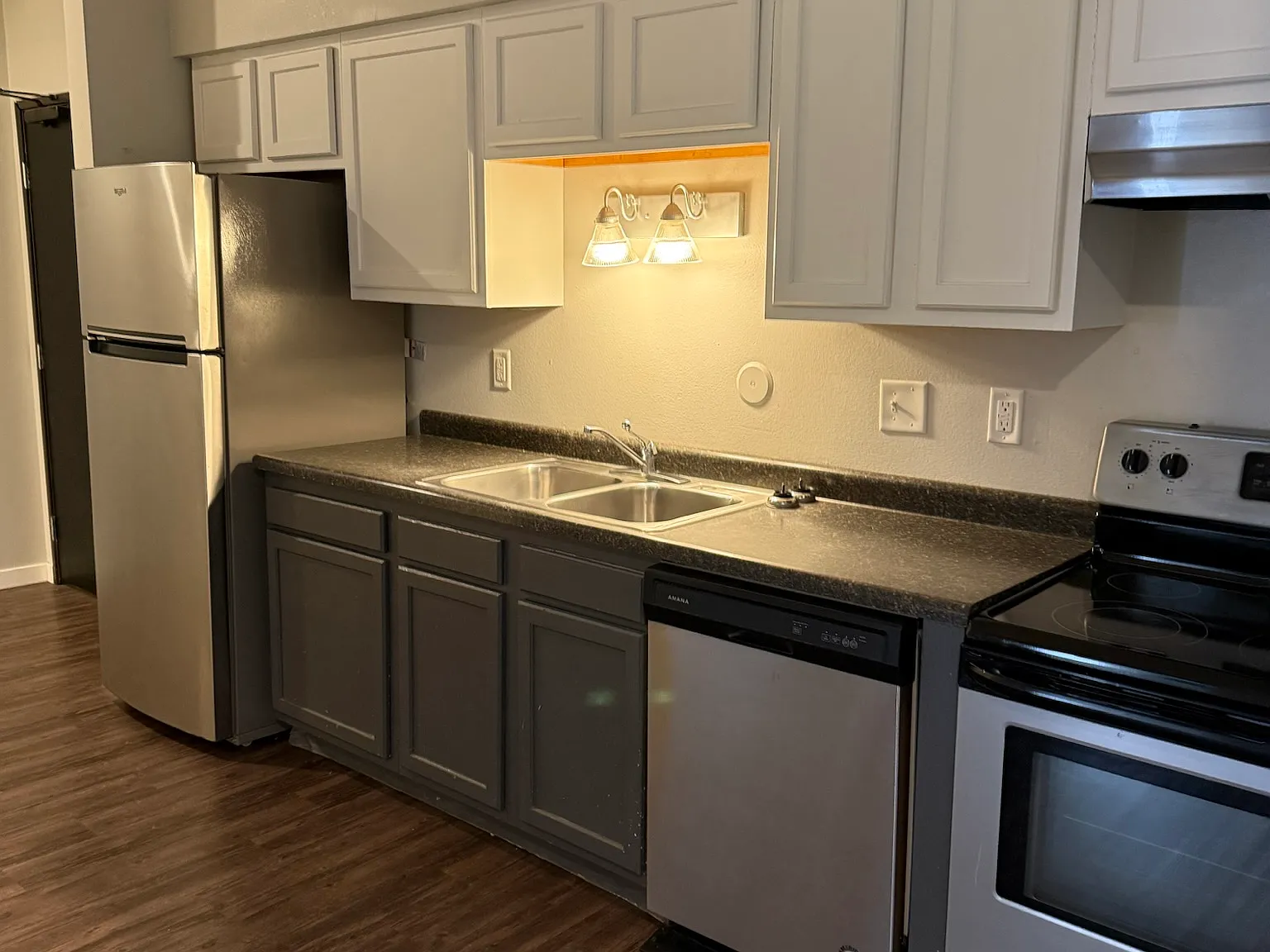5 bed, $3,065 — Photo 3