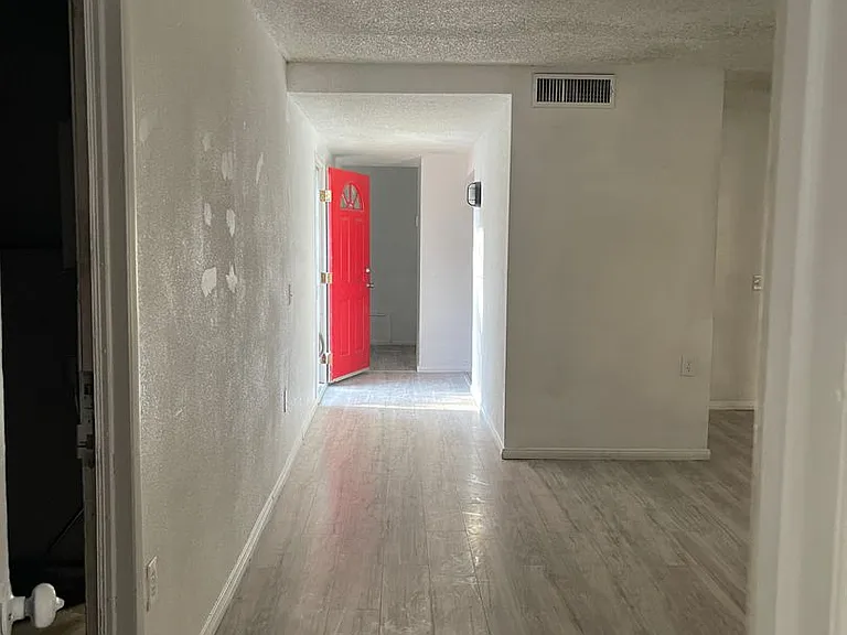 1395 N Pennsylvania Ave — Photo 8