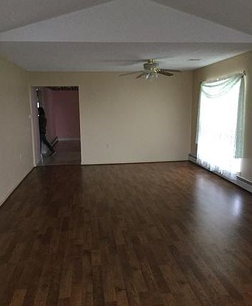 4th image of 45 Portsmouth Dr