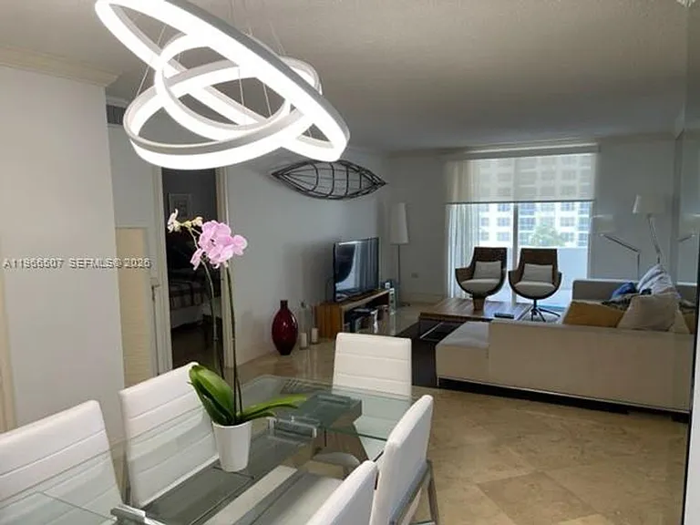 5555 Collins Avenue Cu #7Z — Photo 1