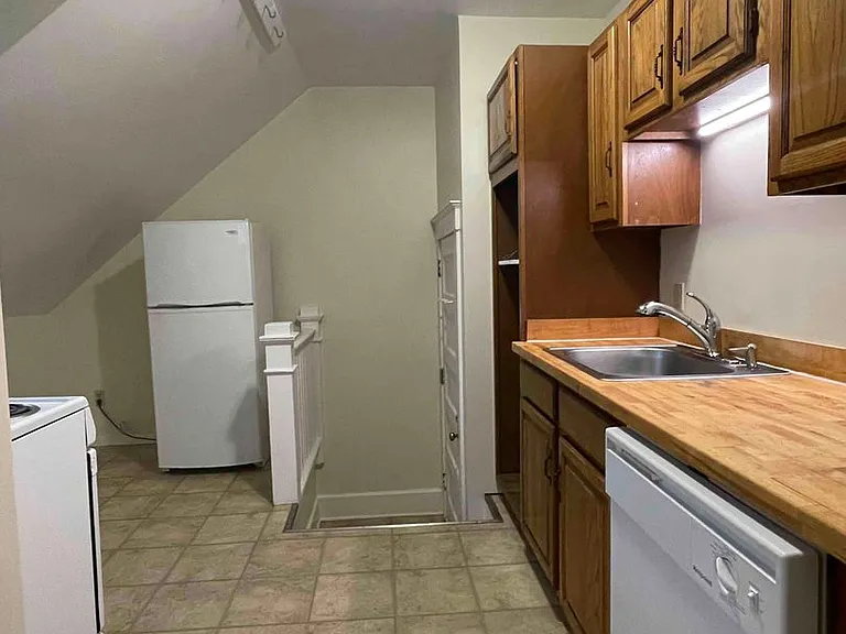 2112 Pillsbury — Photo 9