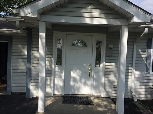 143 Robinhood Dr Photo 1