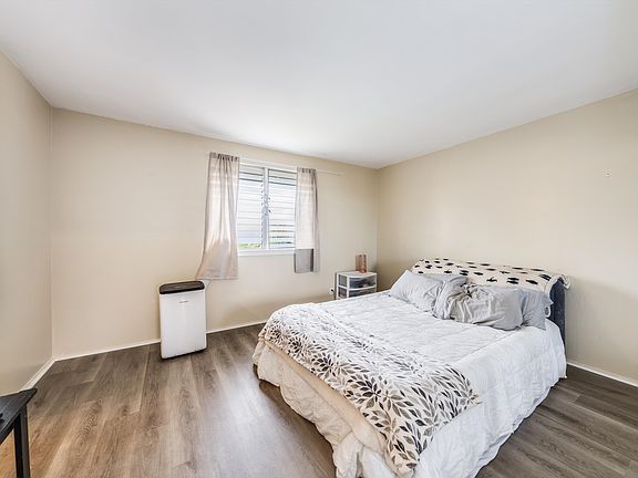 3rd image of 94-160 Anania Dr