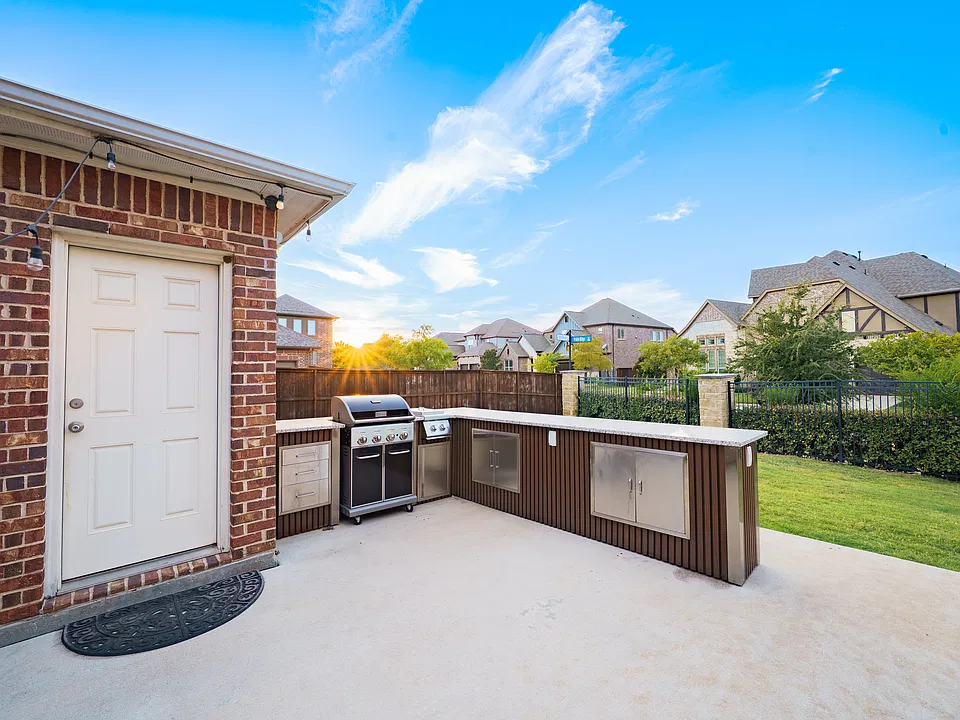 4227 Peach Blossom Dr