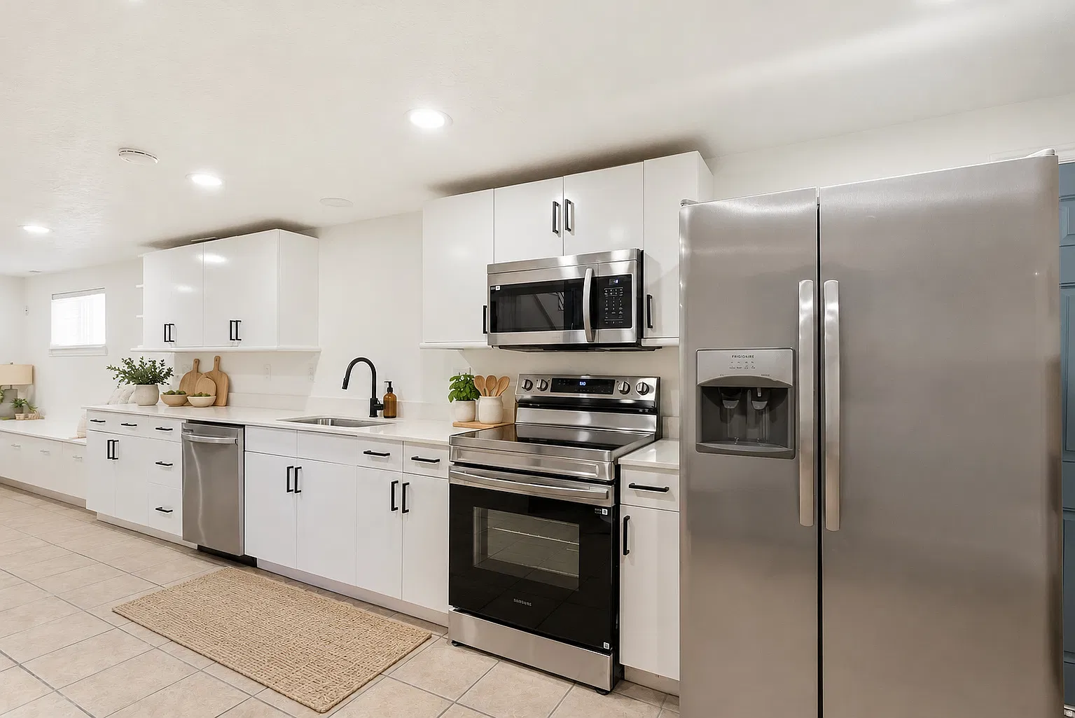 2 bed, 1100 sqft, $1,550 — Photo 1