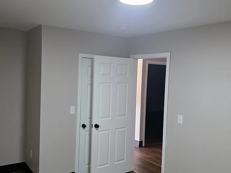 325 Trinity Ln — Photo 17