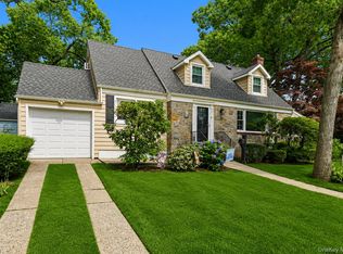 39 Alice Avenue, Merrick, NY 11566