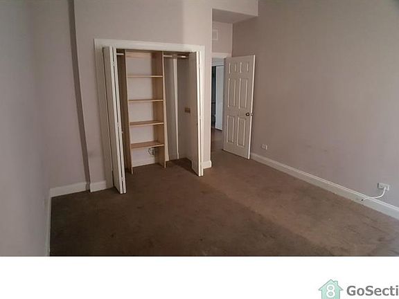 3rd image of 4418 S Drexel Blvd APT 1E