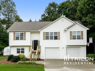419 Foxdale Rd, Winder, GA 30680