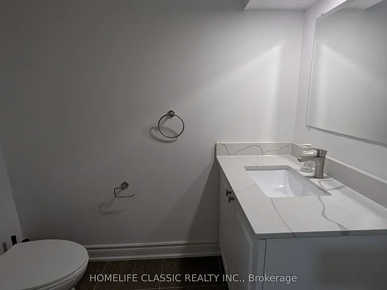 230 Alsace Rd — Photo 4