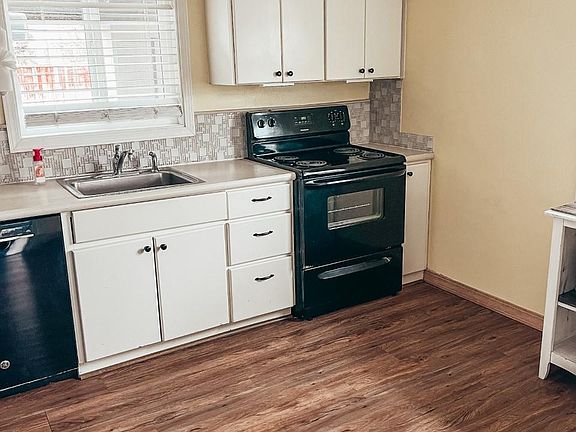 4th image of 1417 Wright Ave