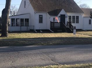 1412 Neptune Cir, Carter Lake, IA 51510