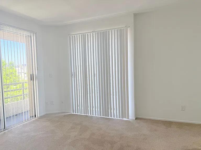 8715 Burton Way - Urban Feel Charming 2 bed 2 bath — Photo 37