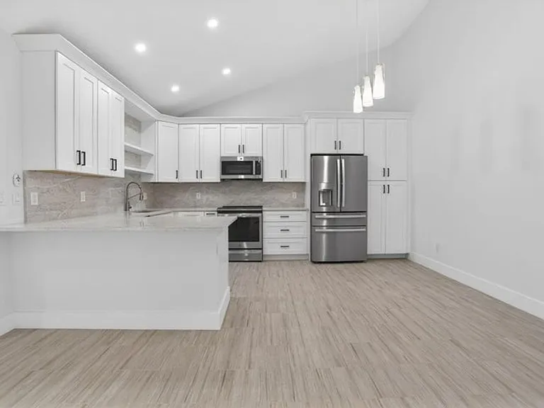 5230 Woodruff Ln — Photo 6