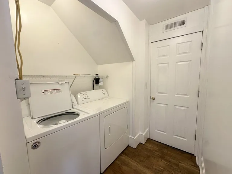 986 Ash St #101 — Photo 11