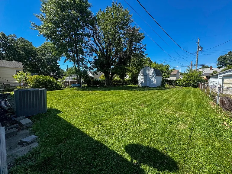 221 Inverness Ave — Photo 15