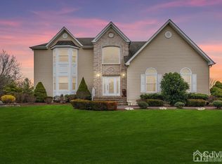 2 Adam Ct, Monroe Township, NJ 08831