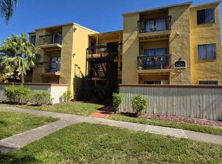 2925 Winkler Ave APT 910, Fort Myers, FL 33916
