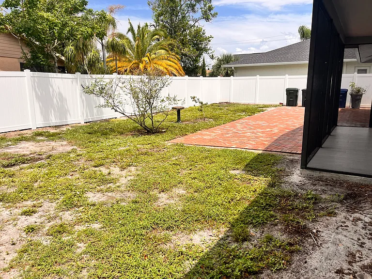 2420 Briar Oak Cir — Photo 14