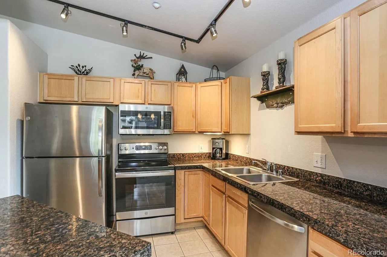 140 Wildernest Ct — Photo 1