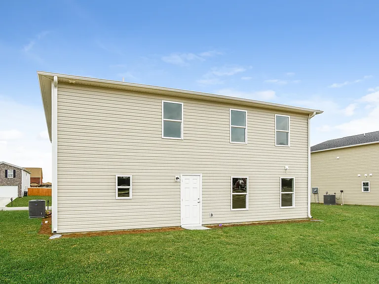 4033 Lake Russell Dr — Photo 16