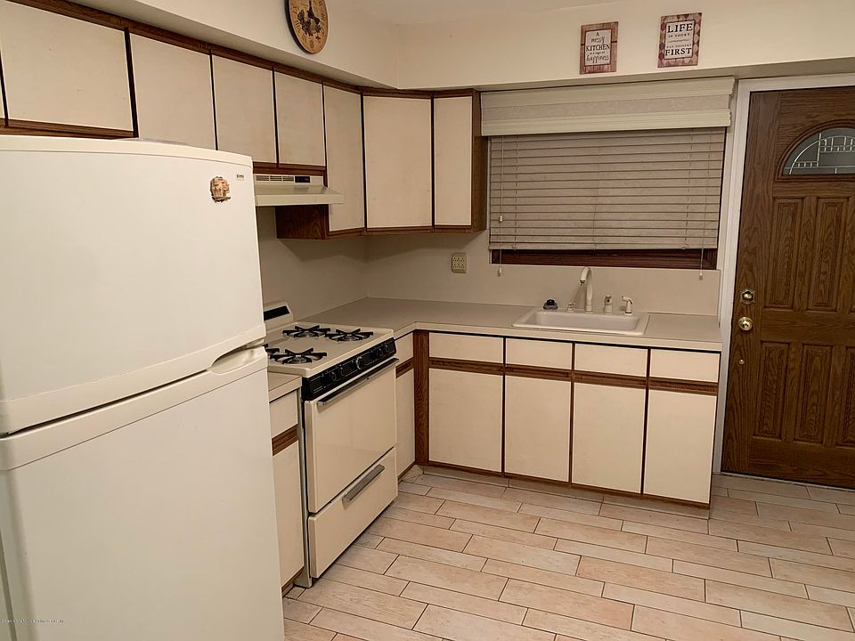 1st image of 133 Rockville Ave