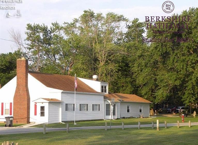 1st image of 203 E Bayview Dr