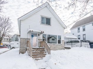 2101 W Rogers St, Milwaukee, WI 53204