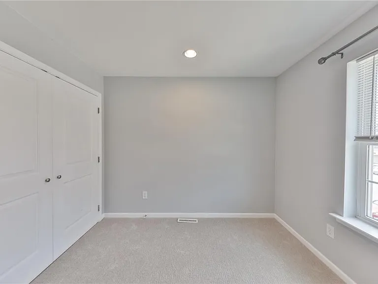 312 Central Park Ave — Photo 28