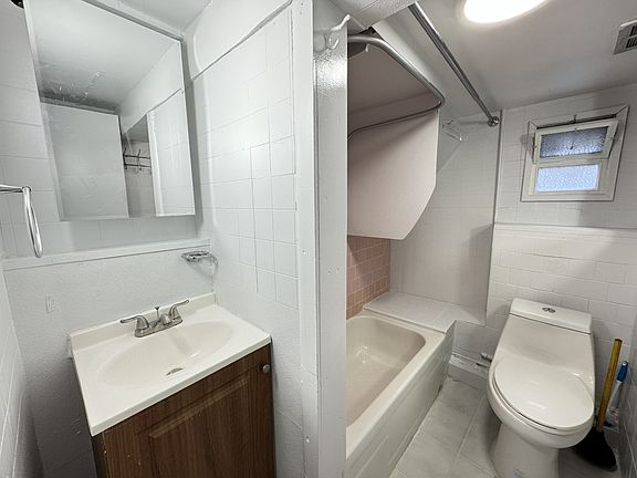 5th image of 24-09 32nd St #1