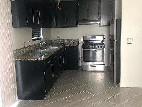 2nd image of 323 30th St