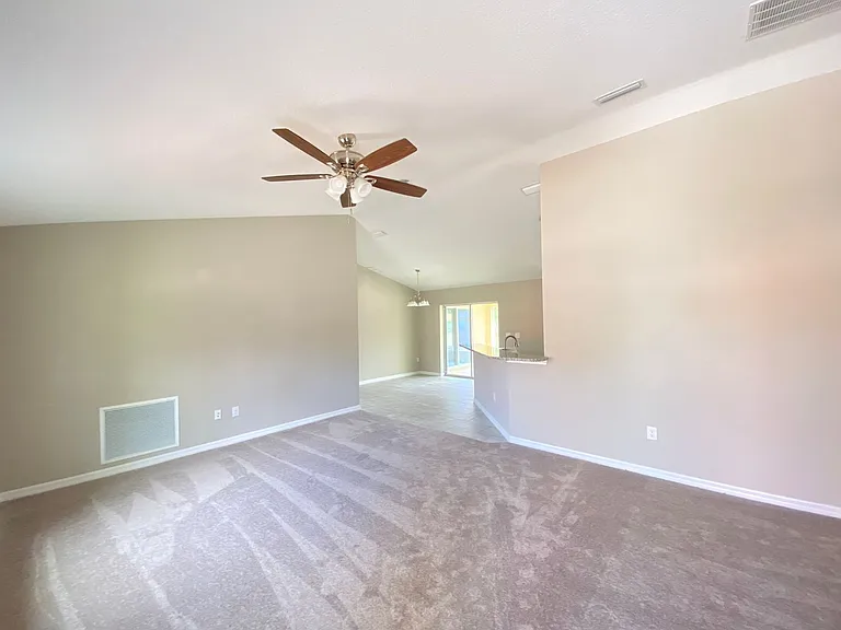 2598 SW 147th Pl — Photo 4