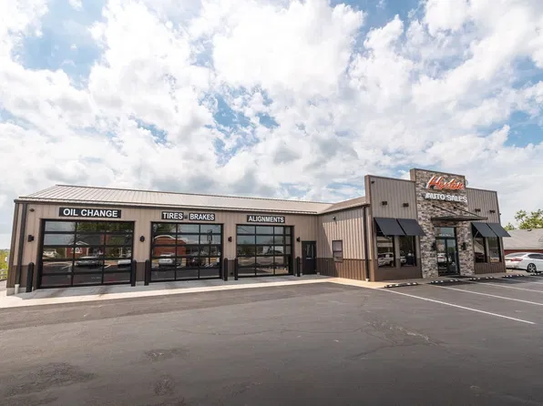 1008 E Main St, Linn, MO 65051