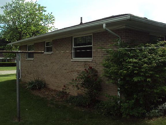 5th image of 100 Linwood Dr