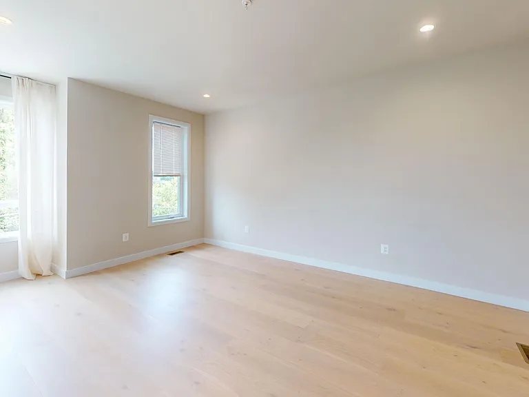4923 1/2 A St SE #2 — Photo 10