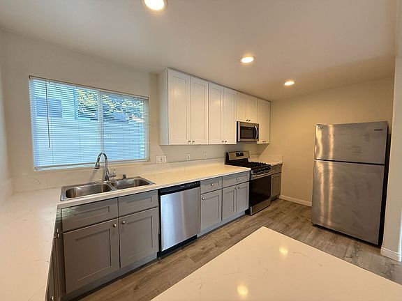 5th image of 1211 Oliver Ave APT 2