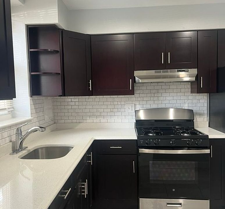 1st image of 311 E Westfield Ave